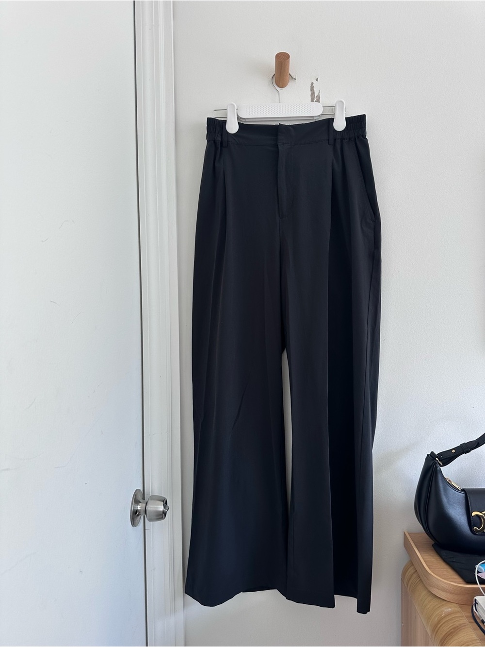 ALO Yoga High-Waist Pursuit Trouser